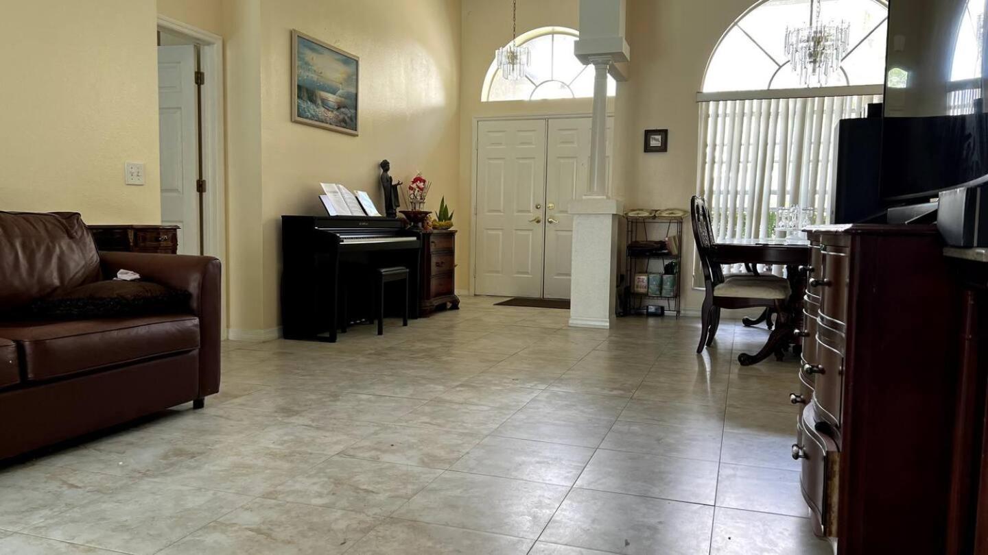 Room In Citrus Park And Carollwood, Close To The Airport & Downtown Tampa Eksteriør billede